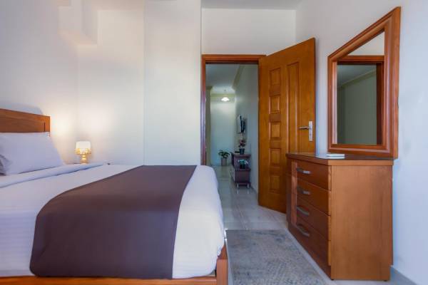 Appartamento con una camera da letto con vista sul mare